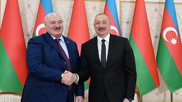 Əliyev Lukaşenkonu təbrik etdi