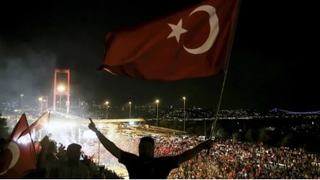 Bu gün Türkiyədə Demokratiya və Milli Birlik Günüdür