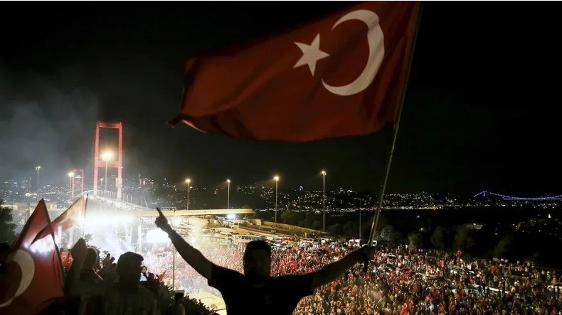 Bu gün Türkiyədə Demokratiya və Milli Birlik Günüdür