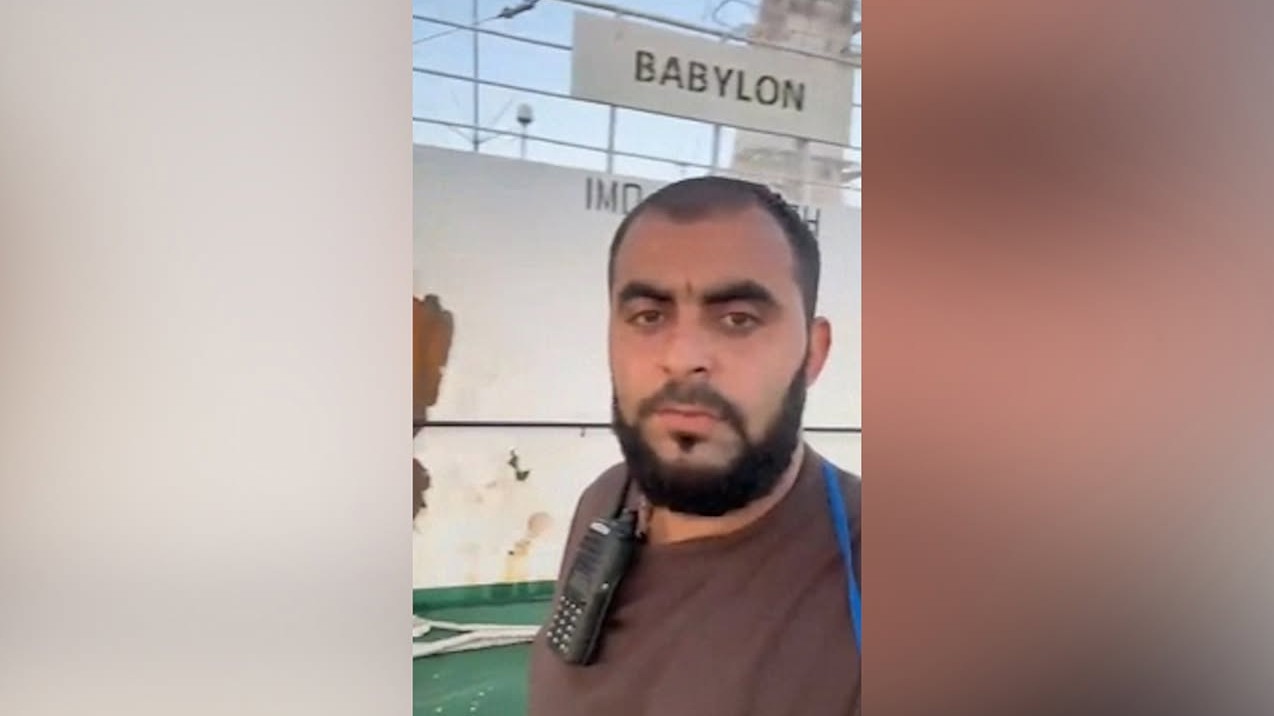 Daha bir gəmi hücuma məruz qaldı - Azərbaycanlılar xilas edildi