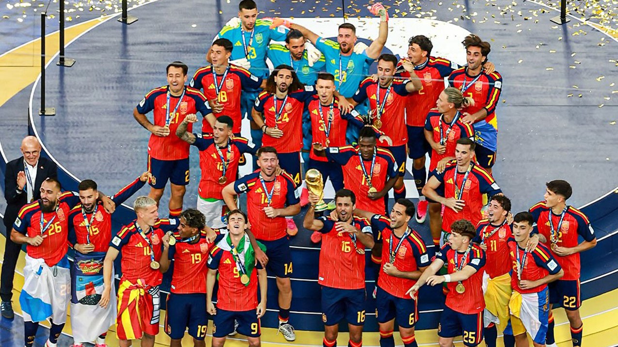 İspaniya ikiqat dünya çempionu oldu