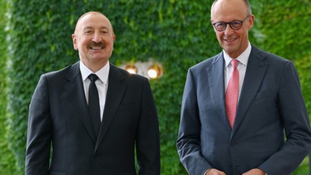 Əliyevlə Merts mətbuata bəyanatlarla çıxış etdilər