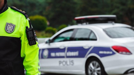 Yol polisindən uşaqlarla bağlı müraciət