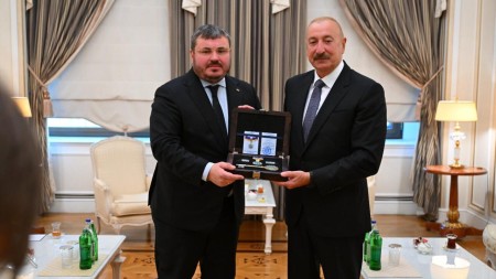Prezident İlham Əliyevə “İrpin şəhərinin fəxri vətəndaşı” vəsiqəsi təqdim edilib