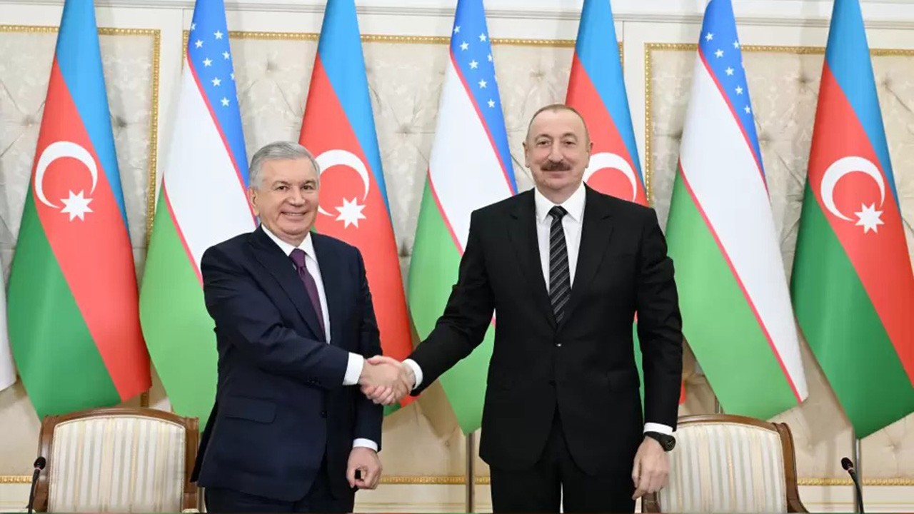 İlham Əliyev Şavkat Mirziyoyevə minnətdarlığını bildirdi 