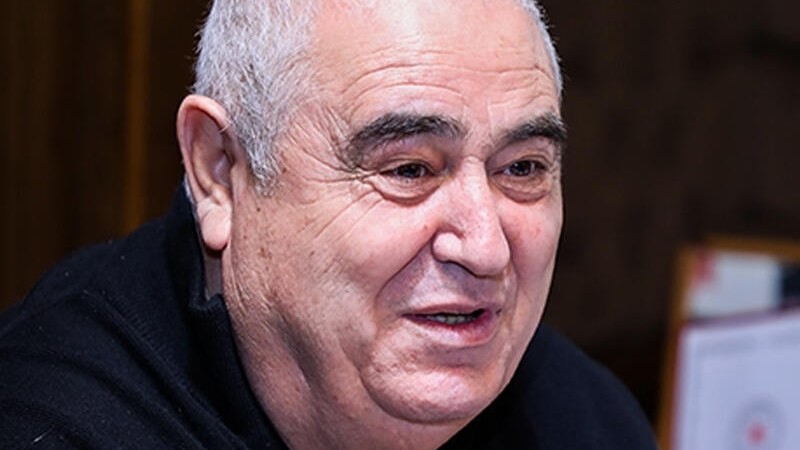Şərurlu İsfəndiyar: “150 il yaşamaq istəyirəm”