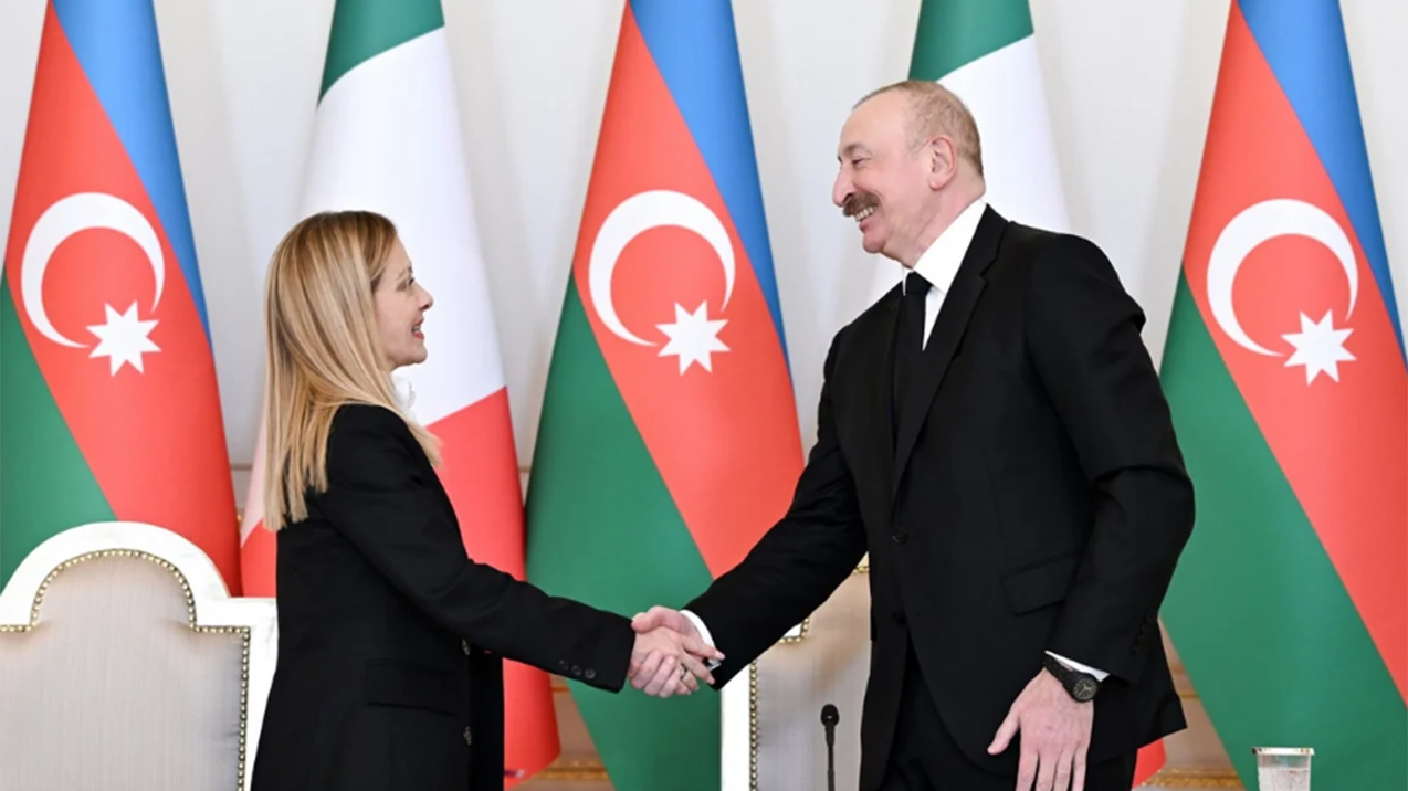 Prezident Melonini təbrik etdi