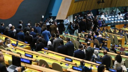 Netanyahunun çıxışı zamanı zalı tərk etdilər - VİDEO