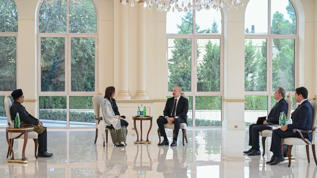 Prezident Malayziyanın yeni səfirini qəbul etdi - FOTOLAR